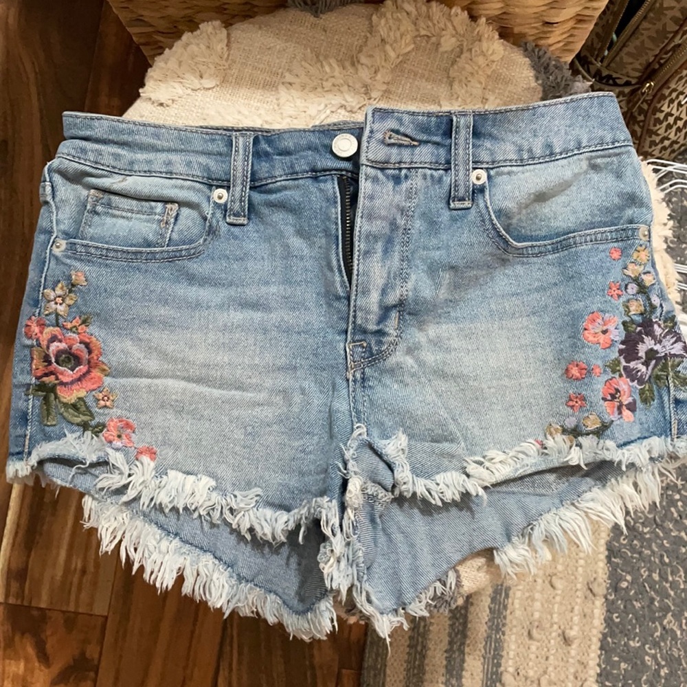 Floral embroidered light wash jeans